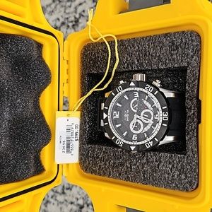 Invicta Pro Diver Chronograph Watch 200M Black Silver Model 23696 w/ Case